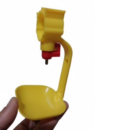 হলুদ কাপ নিপল